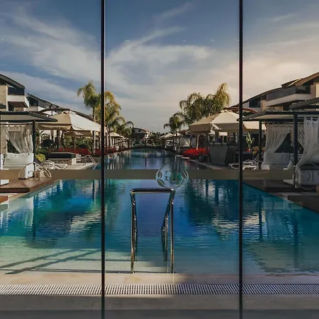Luxury Garden Apartment